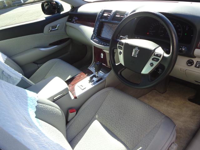 クラウン ロイヤルサルーン　スペシャルナビパッケージ　純正ＨＤＤナビフルセグＴＶバックカメラＤＶＤＣＤクルコンＥＴＣ純正レースシートカバープッシュスタートスマートキー×２純正アルミＨＩＤ（46枚目）