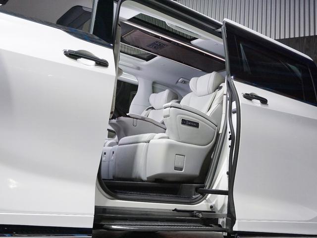 LM 1オーナー メーカーフルオプション モデリスタエアロパーツ 寒冷地仕様 前後ドラレコ フロアマット ドアバイザー ナンバーフレーム&ロックボトルセット ETC TVキャンセラー(16枚目)