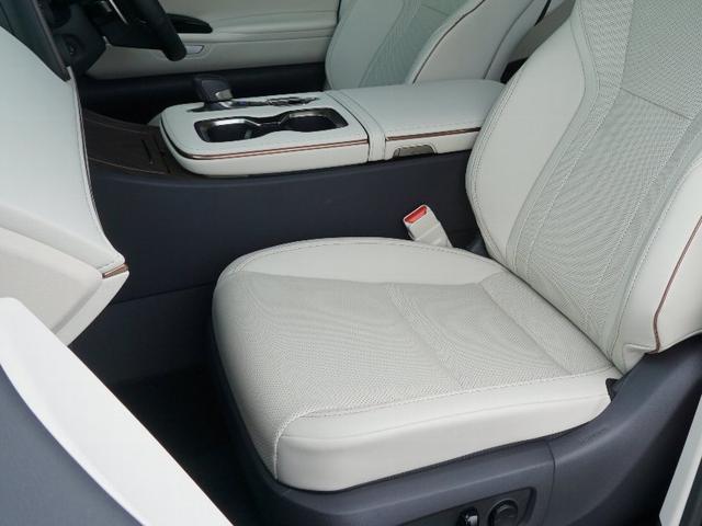 LM 1オーナー メーカーフルオプション モデリスタエアロパーツ 寒冷地仕様 前後ドラレコ フロアマット ドアバイザー ナンバーフレーム&ロックボトルセット ETC TVキャンセラー(46枚目)