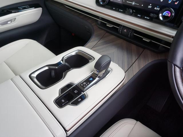 LM 1オーナー メーカーフルオプション モデリスタエアロパーツ 寒冷地仕様 前後ドラレコ フロアマット ドアバイザー ナンバーフレーム&ロックボトルセット ETC TVキャンセラー(48枚目)