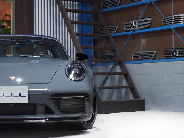911 911タルガ4GTS Fリフト リアアスクル LEDマトリクス GTSインテリア&マットカーボンインテリア&ハイグロスエクステリアPKG マットカーボンGTステア&イルミ付ドアシルガード PDCC BOSE ブルー幌(8枚目)