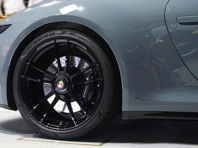 911 911タルガ4GTS Fリフト リアアスクル LEDマトリクス GTSインテリア&マットカーボンインテリア&ハイグロスエクステリアPKG マットカーボンGTステア&イルミ付ドアシルガード PDCC BOSE ブルー幌(18枚目)