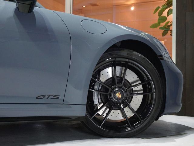 911 911タルガ4GTS Fリフト リアアスクル LEDマトリクス GTSインテリア&マットカーボンインテリア&ハイグロスエクステリアPKG マットカーボンGTステア&イルミ付ドアシルガード PDCC BOSE ブルー幌(19枚目)