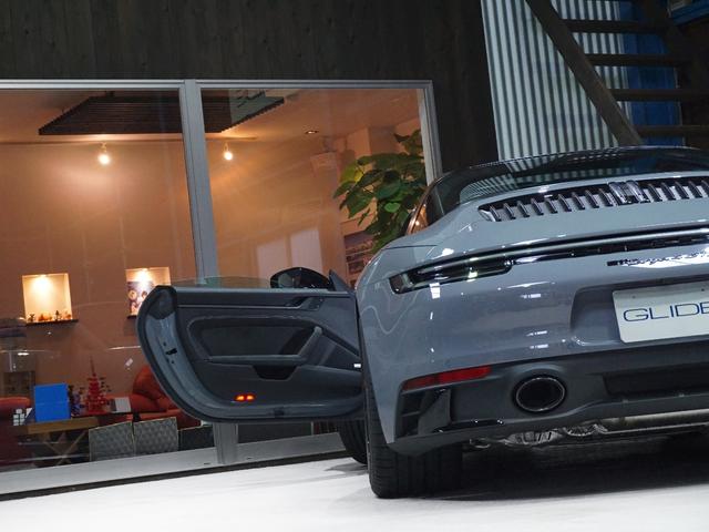 911 911タルガ4GTS Fリフト リアアスクル LEDマトリクス GTSインテリア&マットカーボンインテリア&ハイグロスエクステリアPKG マットカーボンGTステア&イルミ付ドアシルガード PDCC BOSE ブルー幌(33枚目)