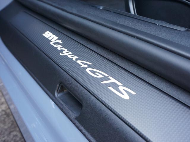 911 911タルガ4GTS Fリフト リアアスクル LEDマトリクス GTSインテリア&マットカーボンインテリア&ハイグロスエクステリアPKG マットカーボンGTステア&イルミ付ドアシルガード PDCC BOSE ブルー幌(55枚目)