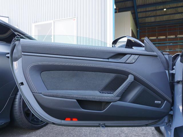 911 911タルガ4GTS Fリフト リアアスクル LEDマトリクス GTSインテリア&マットカーボンインテリア&ハイグロスエクステリアPKG マットカーボンGTステア&イルミ付ドアシルガード PDCC BOSE ブルー幌(56枚目)