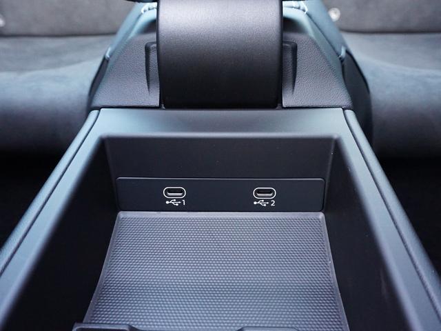 911 911タルガ4GTS Fリフト リアアスクル LEDマトリクス GTSインテリア&マットカーボンインテリア&ハイグロスエクステリアPKG マットカーボンGTステア&イルミ付ドアシルガード PDCC BOSE ブルー幌(68枚目)