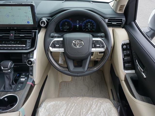 ランドクルーザー ZX フルオプション車 モデリスタフロント・フェンダ・リア・マフラー・トランスポイラー リアエンターテイメント・JBLサウンド クールBOX 電動リアデフロック ルーフレール 空気圧警告 寒冷地 ITSコネ(27枚目)