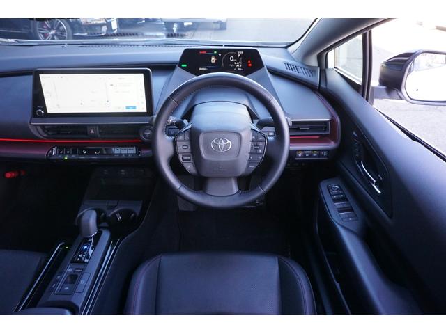 プリウス Ｚ　パノラミックビュー　デジタルインナーミラー　ステアリング＆シートヒーター　シートクーラー　本革シート　前後パーキングセンサー　自動駐車　アダプティブクルーズ　電動リアゲート　スマートキー（12枚目）