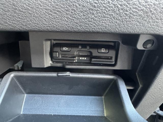 セレナ ハイウェイスターV プロパイロット 電子P 後席フリップモニター アラウンドビューモニター SDナビ フルセグ ブルートゥース エマージェンシーブレーキ LEDヘッド前後ドライブレコーダー スマートミラー(43枚目)