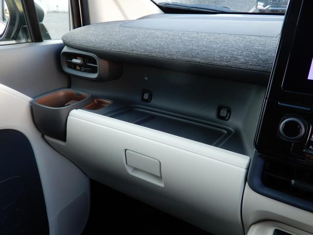 シエンタ ハイブリッドZ 5人乗り パノラミックビューモニター フルセグ ブルートゥース 両側パワースライド LEDヘッド 前後ドライブレコーダー セーフティーセンスオートハイビーム AC100(33枚目)