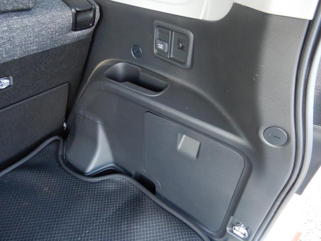 シエンタ ハイブリッドZ 5人乗り パノラミックビューモニター フルセグ ブルートゥース 両側パワースライド LEDヘッド 前後ドライブレコーダー セーフティーセンスオートハイビーム AC100(40枚目)