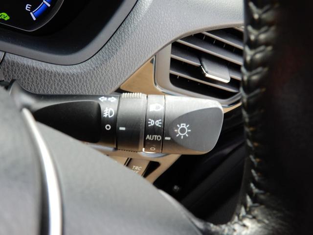 ノア ハイブリッドSi ダブルバイビー 後席フリップモニター 9インチナビ フルセグ ブルートゥース 両側パワースライド セーフティーセンス ETC ハーフレザー バックガイドモニター 純正アルミホイール プッシュスタート スマートキー(23枚目)