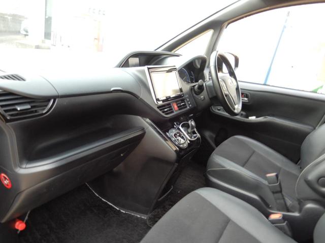 ノア ハイブリッドSi ダブルバイビー 後席フリップモニター 9インチナビ フルセグ ブルートゥース 両側パワースライド セーフティーセンス ETC ハーフレザー バックガイドモニター 純正アルミホイール プッシュスタート スマートキー(36枚目)