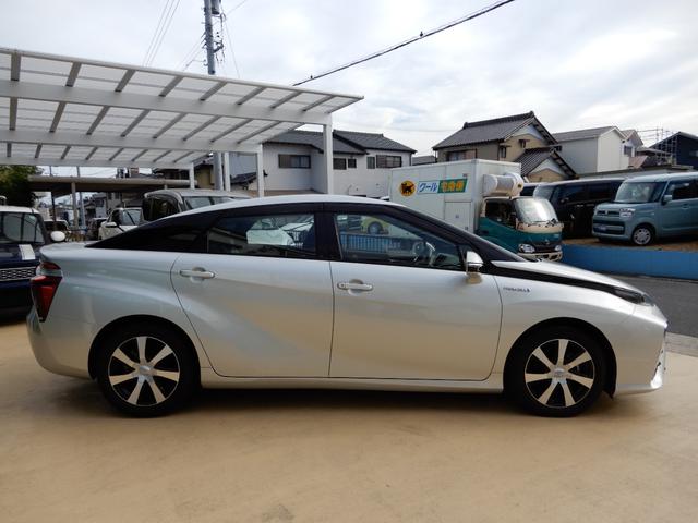 ＭＩＲＡＩ ベースグレード　改良型モデル　ブラックレザー　９インナナビ　フルセグ　ブルートゥース　バックモニター　ハンドルシートヒーター　ＬＥＤヘッド　ワイヤレス充電　クルーズコントロール　セーフティーセンス　オートハイビーム（15枚目）
