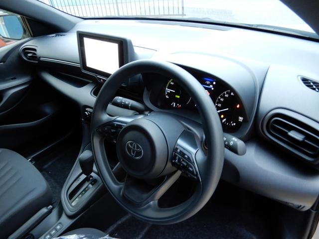 TOYOTA YARIS HYBRID X