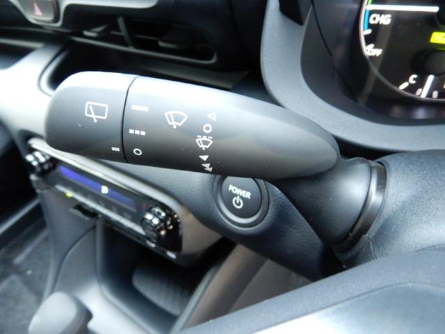 TOYOTA YARIS HYBRID X