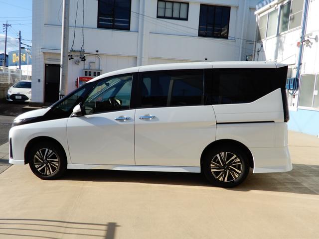 セレナ ハイウェイスターＶ　４ＷＤ　後席フリップモニター　メーカーナビ１３．２インチ　アラウンドビューモニター　プロパイロット　電子パーキング　両側パワースライド　ＬＥＤヘッド　シートヒーター　ＥＴＣ　ドライブレコーダー（18枚目）