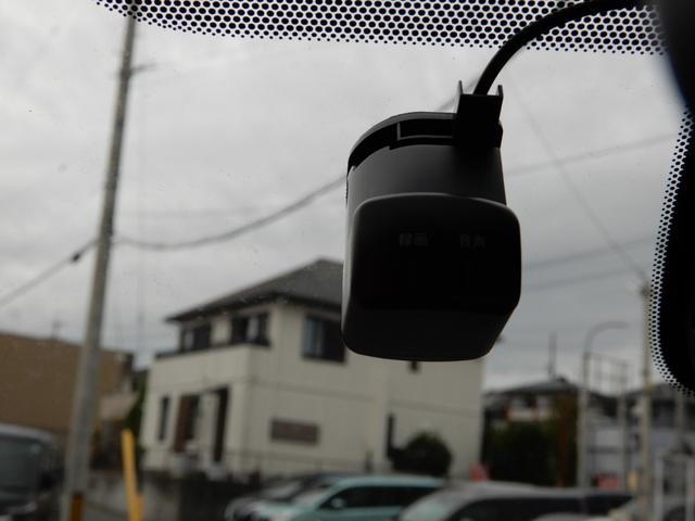 セレナ e-パワー ハイウェイスターV プロパイロット 電子パーキング 後席フリップモニター 10インチナビ アラウンドビューモニター 両側パワースライド レザー調シート LED ETC 前後ドラレコ(8枚目)