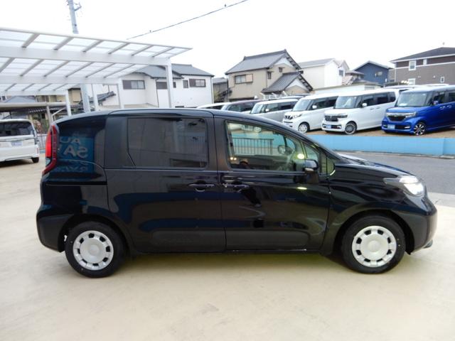 シエンタ ハイブリッドＸ　７人乗り　登録済み未使用車　セーフティーセンス　オートハイビーム　コーナーセンサー　ＬＥＤヘッド　スマートキー　アダプティブクルーズコントロール（19枚目）