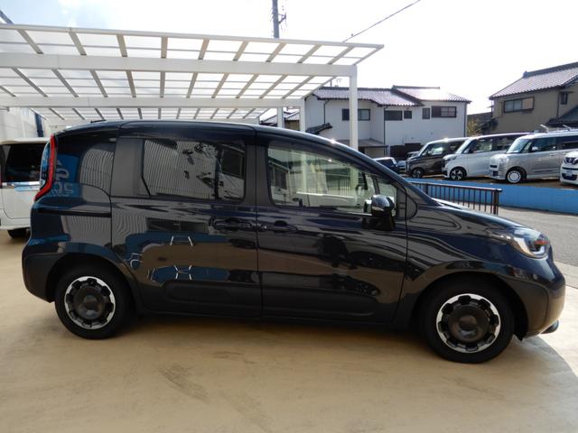 シエンタ ハイブリッドＺ　５人乗り　純正１０インチディスプレイオーディオ　フルセグ　ブルートゥース　バックモニター　プッシュスタート　両側電動スライド　ＥＴＣ　セーフティーセンス　オートライト　ドライブレコーダー　ＥＴＣ（15枚目）