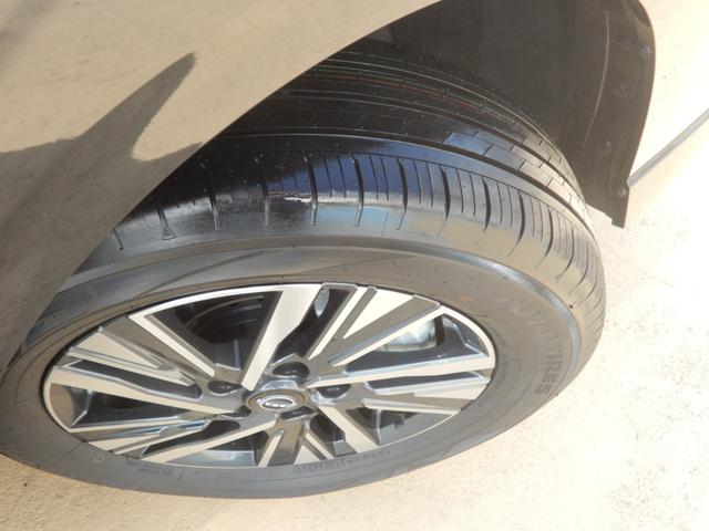 セレナ ハイウェイスターＶ　アラウンドビューモニター　プロパイロット　エマージェンシーブレーキ　両側電動スライド　プッシュスタート　スマートキー　電子パーキング　ＬＥＤヘッドライト（8枚目）