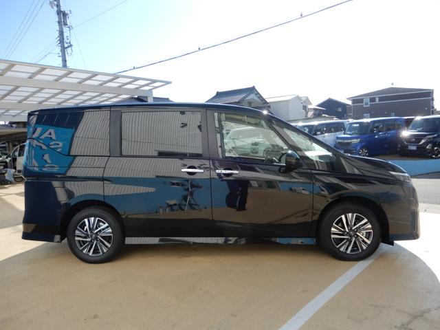 セレナ ハイウェイスターＶ　アラウンドビューモニター　プロパイロット　エマージェンシーブレーキ　両側電動スライド　プッシュスタート　スマートキー　電子パーキング　ＬＥＤヘッドライト（15枚目）