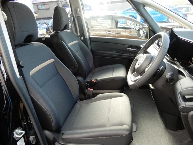 セレナ ハイウェイスターＶ　アラウンドビューモニター　プロパイロット　エマージェンシーブレーキ　両側電動スライド　プッシュスタート　スマートキー　電子パーキング　ＬＥＤヘッドライト（28枚目）