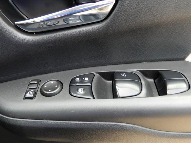 セレナ ハイウェイスター　Ｖセレクション　プロパイロット　電子パーキング　後席フリップモニター　両側パワースライド　９インチＳＤナビ　フルセグ　ブルートゥース　アラウンドビューモニター　エマージェンシーブレーキ（32枚目）