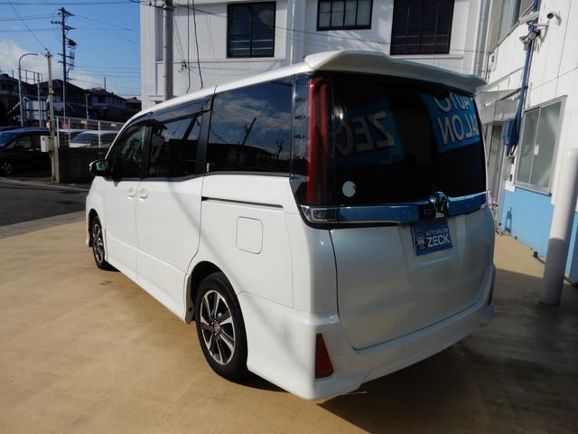 ノア Si 両側電動スライド 後席フリップモニター 9インチ純正ナビ フルセグ ブルートゥース バックモニター セーフティーセンス クリアランスソナー プッシュスタート スマートキー ETC ドライブレコーダー(18枚目)