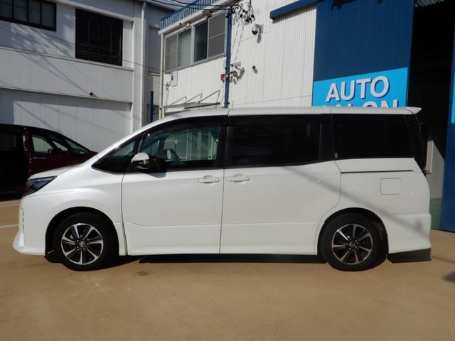 ノア Si 両側電動スライド 後席フリップモニター 9インチ純正ナビ フルセグ ブルートゥース バックモニター セーフティーセンス クリアランスソナー プッシュスタート スマートキー ETC ドライブレコーダー(19枚目)