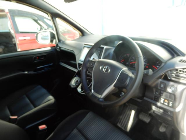 ノア Si 両側電動スライド 後席フリップモニター 9インチ純正ナビ フルセグ ブルートゥース バックモニター セーフティーセンス クリアランスソナー プッシュスタート スマートキー ETC ドライブレコーダー(37枚目)