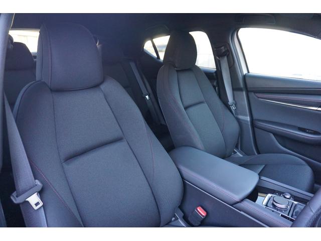 ＭＡＺＤＡ３ファストバック １５Ｓ　ブラックセレクション　１オーナー　禁煙車　純正１０．２５インチ　フルセグＴＶ　３６０度ビューモニター　スマホ連携　Ｂｌｕｅｔｏｏｔｈ　ＥＴＣ　ＨＵＤ　パワーシート　シートヒーター　前後ドライブレコーダー　純正１８インチＡＷ（12枚目）