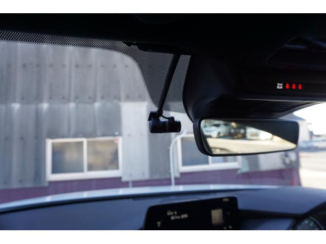 ＭＡＺＤＡ３ファストバック １５Ｓ　ブラックセレクション　１オーナー　禁煙車　純正１０．２５インチ　フルセグＴＶ　３６０度ビューモニター　スマホ連携　Ｂｌｕｅｔｏｏｔｈ　ＥＴＣ　ＨＵＤ　パワーシート　シートヒーター　前後ドライブレコーダー　純正１８インチＡＷ（14枚目）