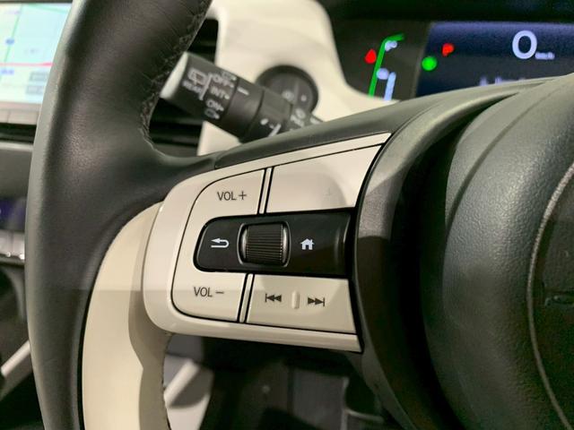 フィット e:HEVホーム ホンダセンシング メモリナビ ETC 前後誤発進抑制機能 クリソナ 助手席エアバッグ 運転席エアバッグ アイドリングストップ 禁煙 LEDライト バックカメラ ABS サイドエアバッグ スマートキー(14枚目)