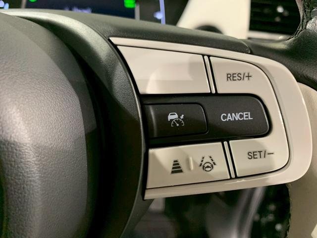 フィット e:HEVホーム ホンダセンシング メモリナビ ETC 前後誤発進抑制機能 クリソナ 助手席エアバッグ 運転席エアバッグ アイドリングストップ 禁煙 LEDライト バックカメラ ABS サイドエアバッグ スマートキー(15枚目)