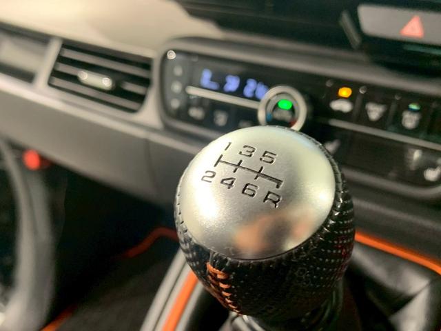 N-ONE RS 6MT フルセグTV メモリナビ DVD cD シートヒーター サイドカーテンエアバック 記録簿 禁煙 クリアランスソナー 横滑り防止機能 インテリキー ETC付き AAC オートクルーズコントロール(14枚目)