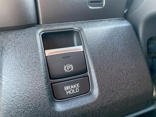 N-BOXカスタム ターボ 両側電動スライドドア シートヒーター イモビライザー 衝突被害軽減 禁煙 キーフリー Pセンサー ESC パワステ 両席エアバック サイドエアバッグ ターボ車 スマキー Bカメ パワーウィンドウ(10枚目)