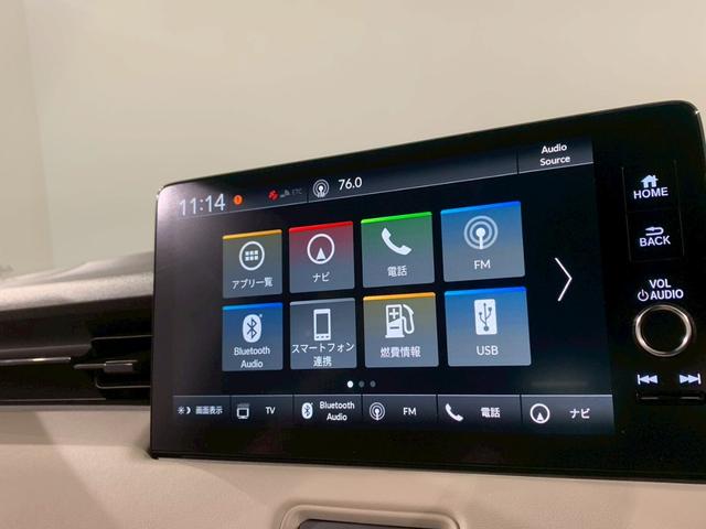 ヴェゼル ｅ：ＨＥＶＰＬａＹ　パノラマルーフ　ドラレコ　シートヒーター　衝突被害軽減ブレーキ　カーテンエアバッグ　盗難防止装置　アイドルストップ　Ｐセンサー　ＡＢＳ　ＥＳＣ　フルオートエアコン　リアカメラ　エアバッグ　禁煙　ＥＴＣ（6枚目）