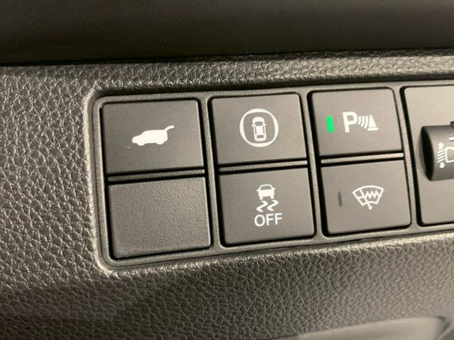 ヴェゼル ｅ：ＨＥＶＰＬａＹ　パノラマルーフ　ドラレコ　シートヒーター　衝突被害軽減ブレーキ　カーテンエアバッグ　盗難防止装置　アイドルストップ　Ｐセンサー　ＡＢＳ　ＥＳＣ　フルオートエアコン　リアカメラ　エアバッグ　禁煙　ＥＴＣ（20枚目）