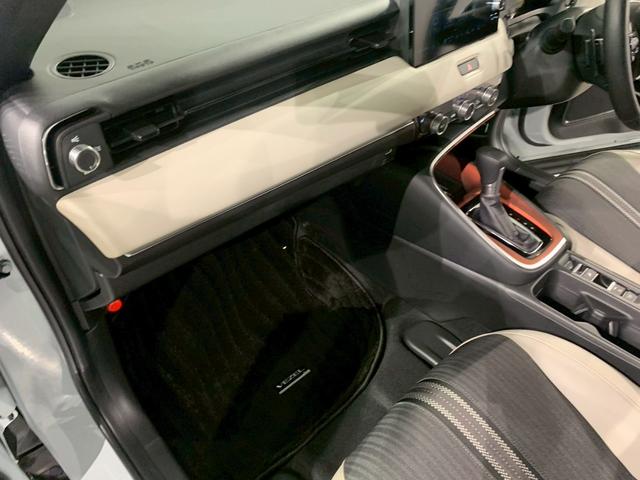 ヴェゼル ｅ：ＨＥＶＰＬａＹ　パノラマルーフ　ドラレコ　シートヒーター　衝突被害軽減ブレーキ　カーテンエアバッグ　盗難防止装置　アイドルストップ　Ｐセンサー　ＡＢＳ　ＥＳＣ　フルオートエアコン　リアカメラ　エアバッグ　禁煙　ＥＴＣ（23枚目）