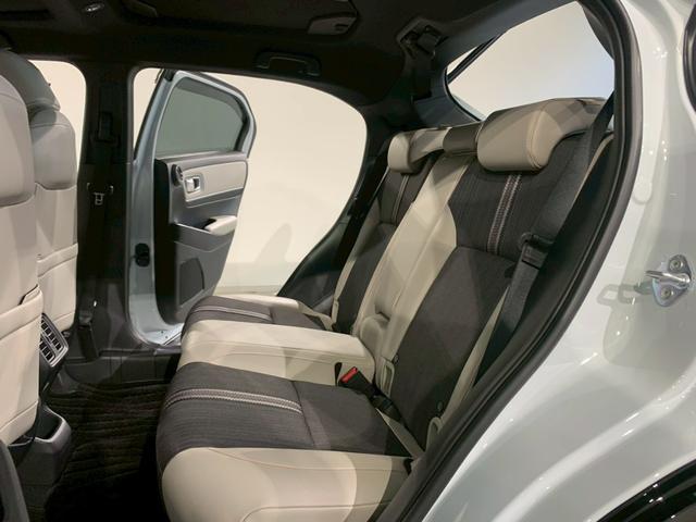 ヴェゼル ｅ：ＨＥＶＰＬａＹ　パノラマルーフ　ドラレコ　シートヒーター　衝突被害軽減ブレーキ　カーテンエアバッグ　盗難防止装置　アイドルストップ　Ｐセンサー　ＡＢＳ　ＥＳＣ　フルオートエアコン　リアカメラ　エアバッグ　禁煙　ＥＴＣ（24枚目）