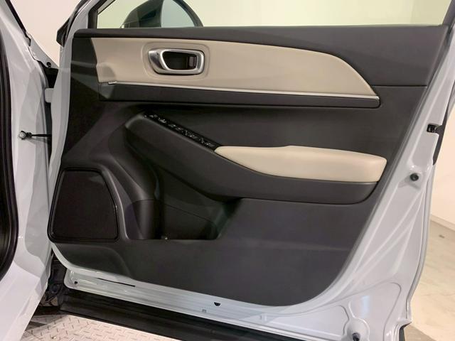 ヴェゼル ｅ：ＨＥＶＰＬａＹ　パノラマルーフ　ドラレコ　シートヒーター　衝突被害軽減ブレーキ　カーテンエアバッグ　盗難防止装置　アイドルストップ　Ｐセンサー　ＡＢＳ　ＥＳＣ　フルオートエアコン　リアカメラ　エアバッグ　禁煙　ＥＴＣ（28枚目）