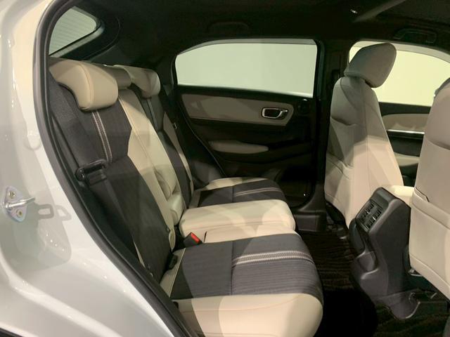 ヴェゼル ｅ：ＨＥＶＰＬａＹ　パノラマルーフ　ドラレコ　シートヒーター　衝突被害軽減ブレーキ　カーテンエアバッグ　盗難防止装置　アイドルストップ　Ｐセンサー　ＡＢＳ　ＥＳＣ　フルオートエアコン　リアカメラ　エアバッグ　禁煙　ＥＴＣ（29枚目）