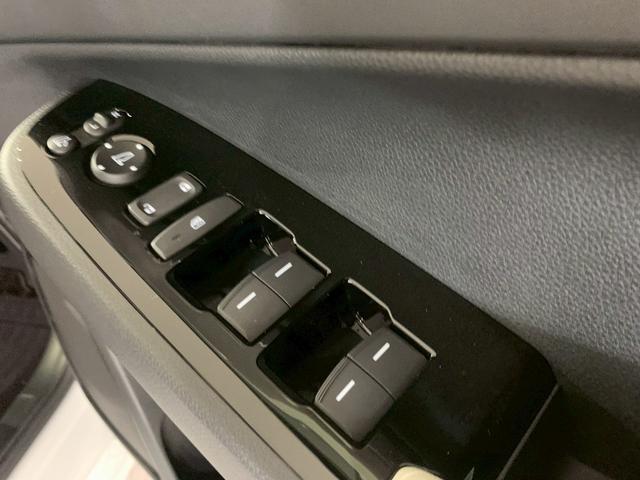 ヴェゼル ｅ：ＨＥＶＰＬａＹ　パノラマルーフ　ドラレコ　シートヒーター　衝突被害軽減ブレーキ　カーテンエアバッグ　盗難防止装置　アイドルストップ　Ｐセンサー　ＡＢＳ　ＥＳＣ　フルオートエアコン　リアカメラ　エアバッグ　禁煙　ＥＴＣ（32枚目）