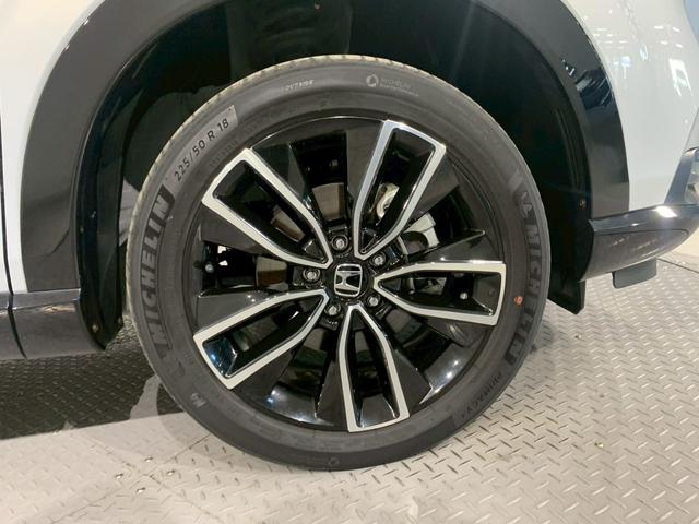 ヴェゼル ｅ：ＨＥＶＰＬａＹ　パノラマルーフ　ドラレコ　シートヒーター　衝突被害軽減ブレーキ　カーテンエアバッグ　盗難防止装置　アイドルストップ　Ｐセンサー　ＡＢＳ　ＥＳＣ　フルオートエアコン　リアカメラ　エアバッグ　禁煙　ＥＴＣ（42枚目）