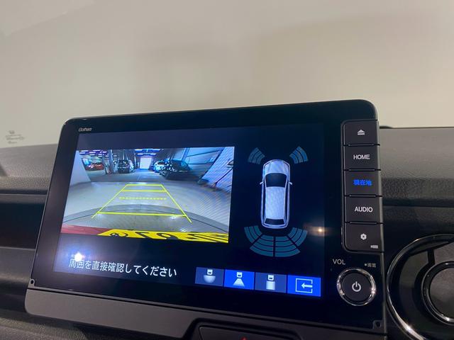 バックカメラもあるので後退時も安心です。視点も切り替えができて便利です。