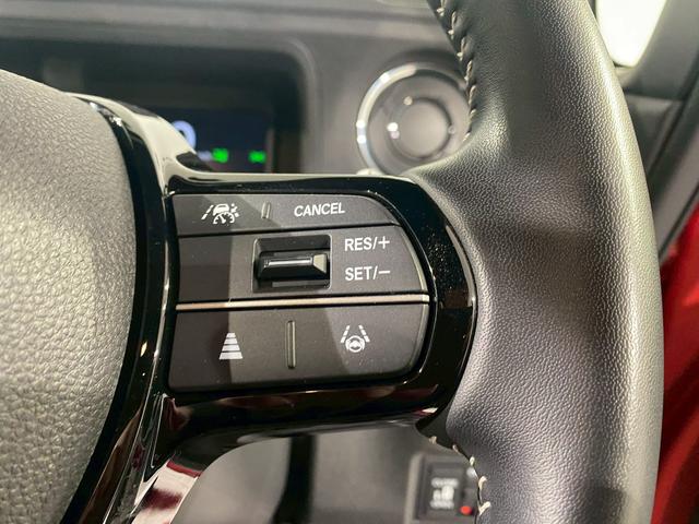 蓄積してきた技術をさらに進化させ、高機能化。新開発した先進の安全運転支援システムです。