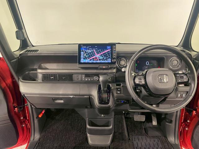 【ルームクリーニング】せっかく乗るならピカピカの車がいいですよね！当店は、他社では省きがちな細部に至るまで、徹底した清掃を行っております。