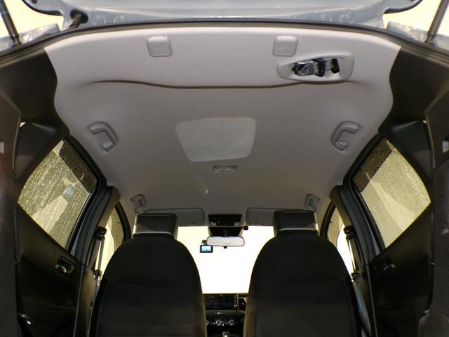 フィット ｅ：ＨＥＶクロスター　Ｂｌｕｅｔｏｏｔｈ接続ドラレコＥＴＣインターナビフルセグＴＶ純正アルミホイールスマートキー　衝突回避システム　禁煙　フルオートエアコン　整備記録簿　ＬＥＤランプ　エアバッグ　サイドエアバック　地デジ（46枚目）